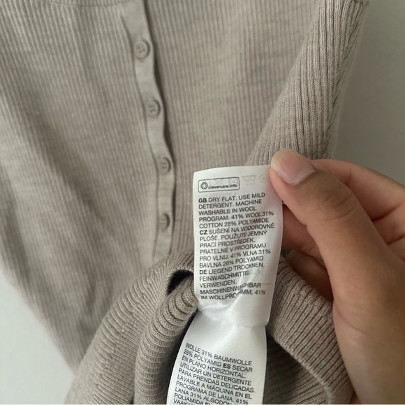 & OTHER STORIES Scalloped Knit Wool Button Tank Top Tan XS - Picture 8 of 10